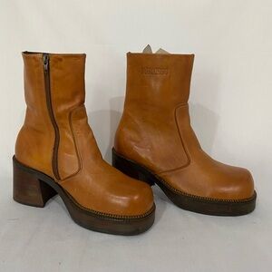Durango Women’s Tan Leather Zip Platform Boots - Size 7.5